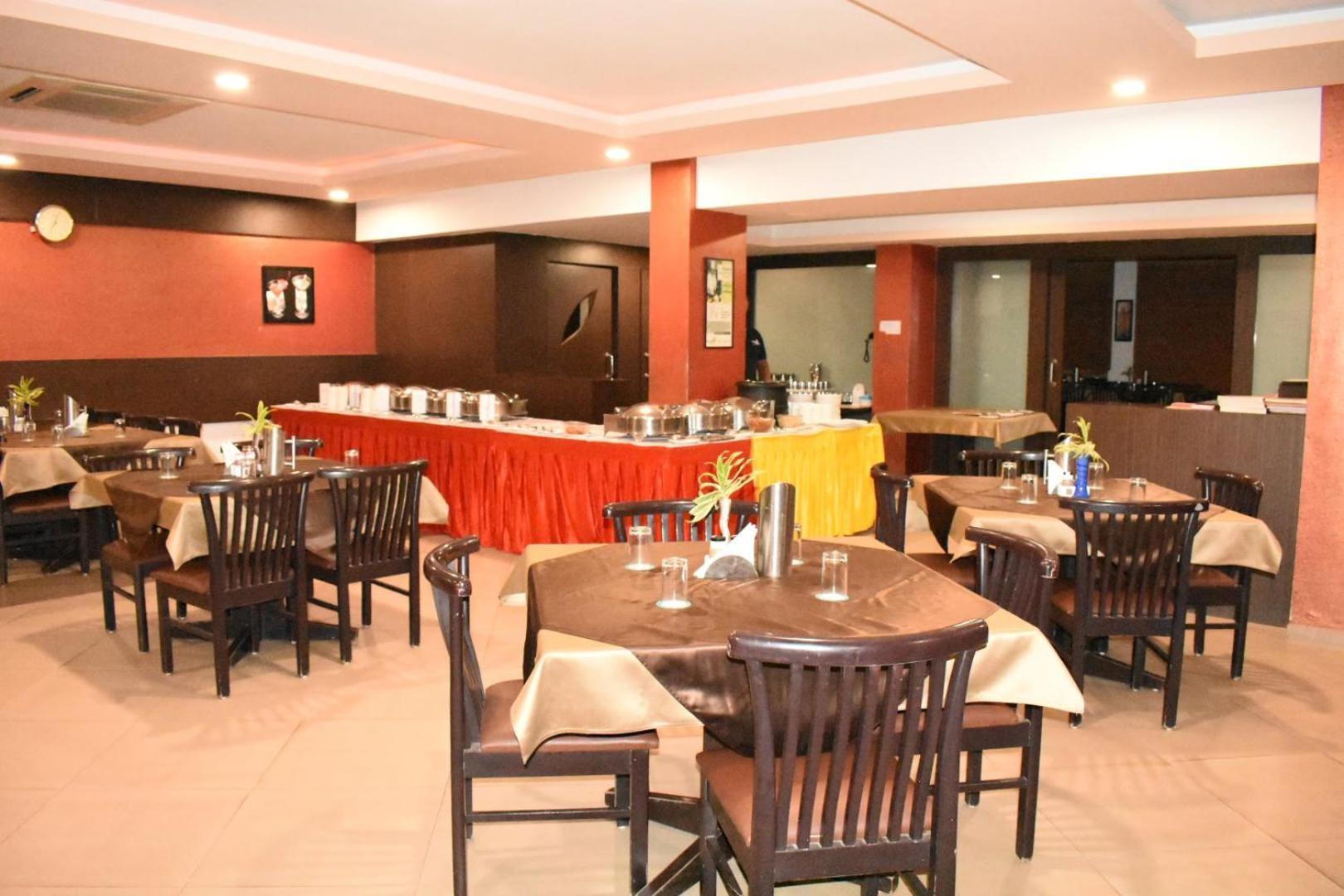 Goverdhan Greens Resort Dwarka L Hotels In Dwarka Esterno foto