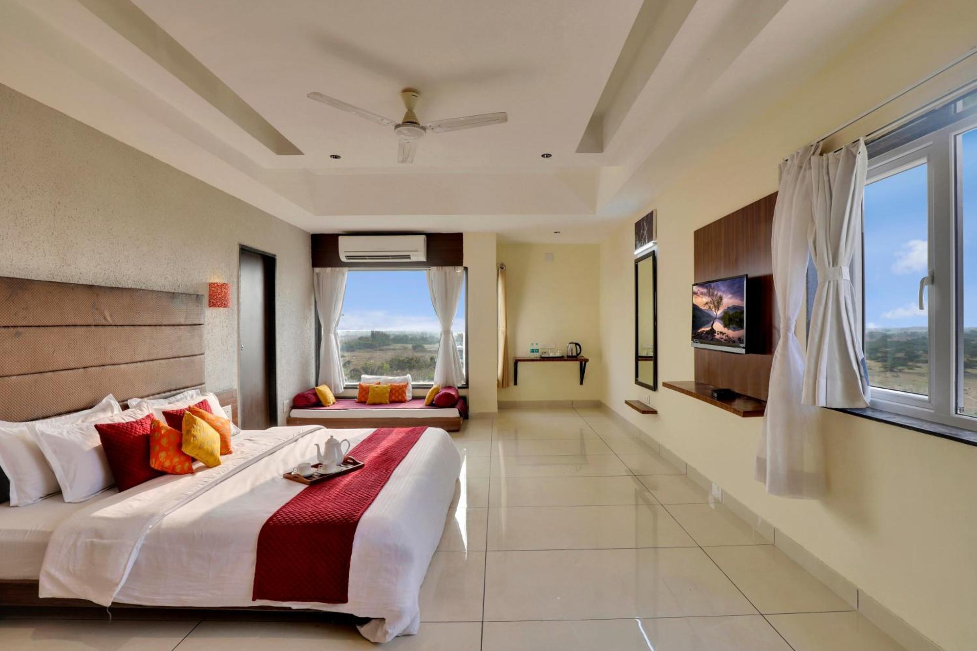 Goverdhan Greens Resort Dwarka L Hotels In Dwarka Esterno foto