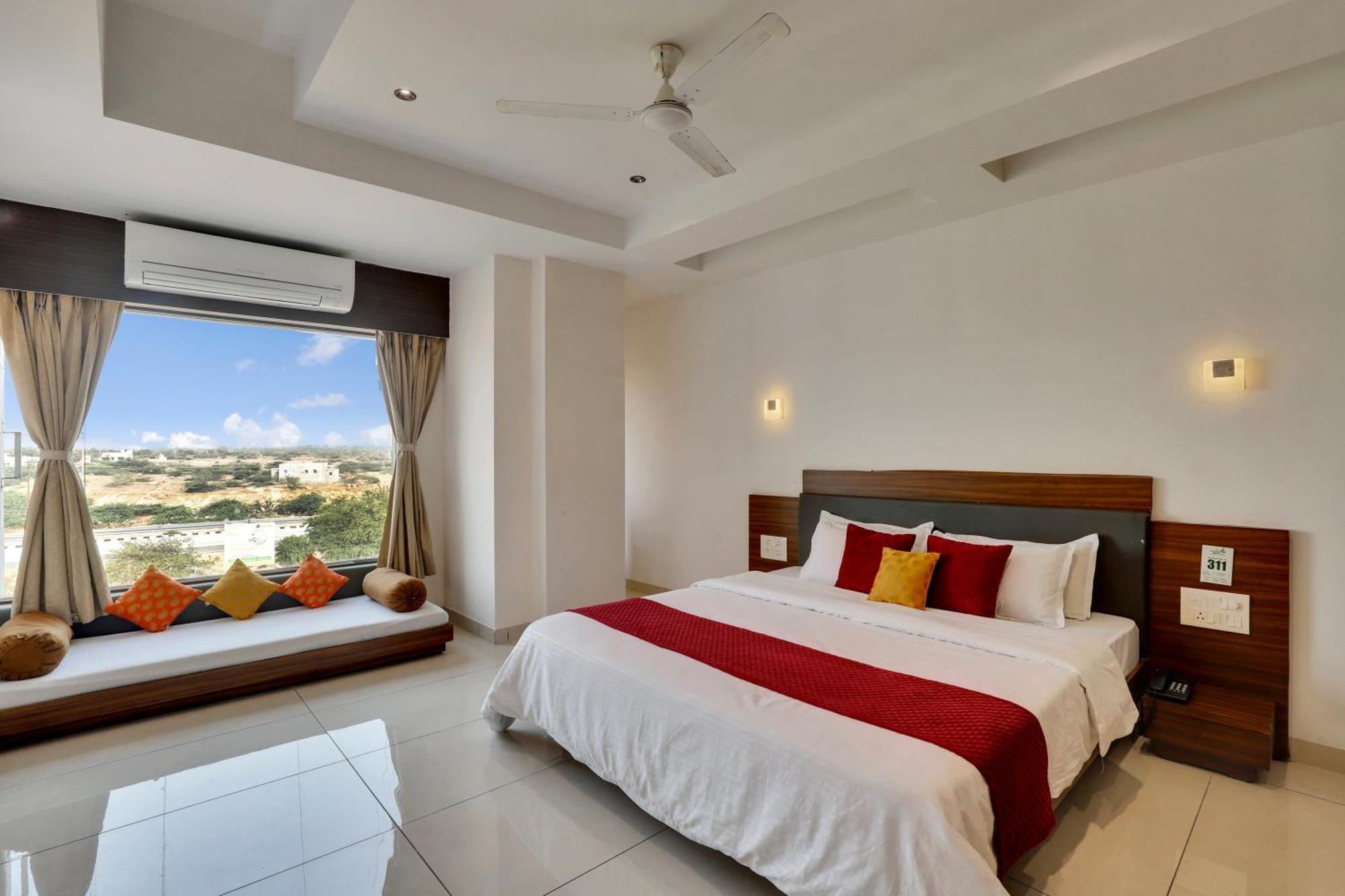 Goverdhan Greens Resort Dwarka L Hotels In Dwarka Esterno foto