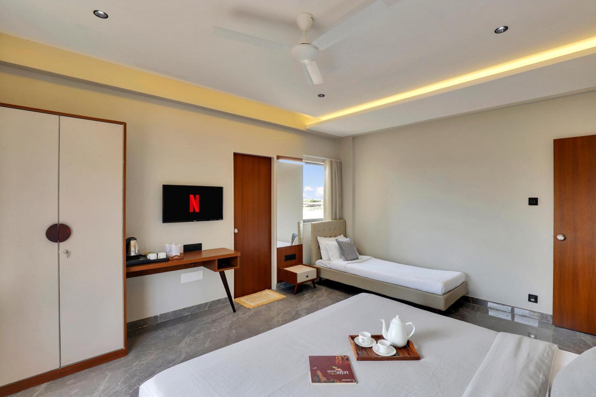 Goverdhan Greens Resort Dwarka L Hotels In Dwarka Esterno foto