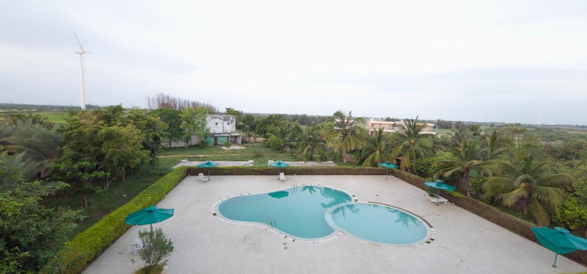 Goverdhan Greens Resort Dwarka L Hotels In Dwarka Esterno foto