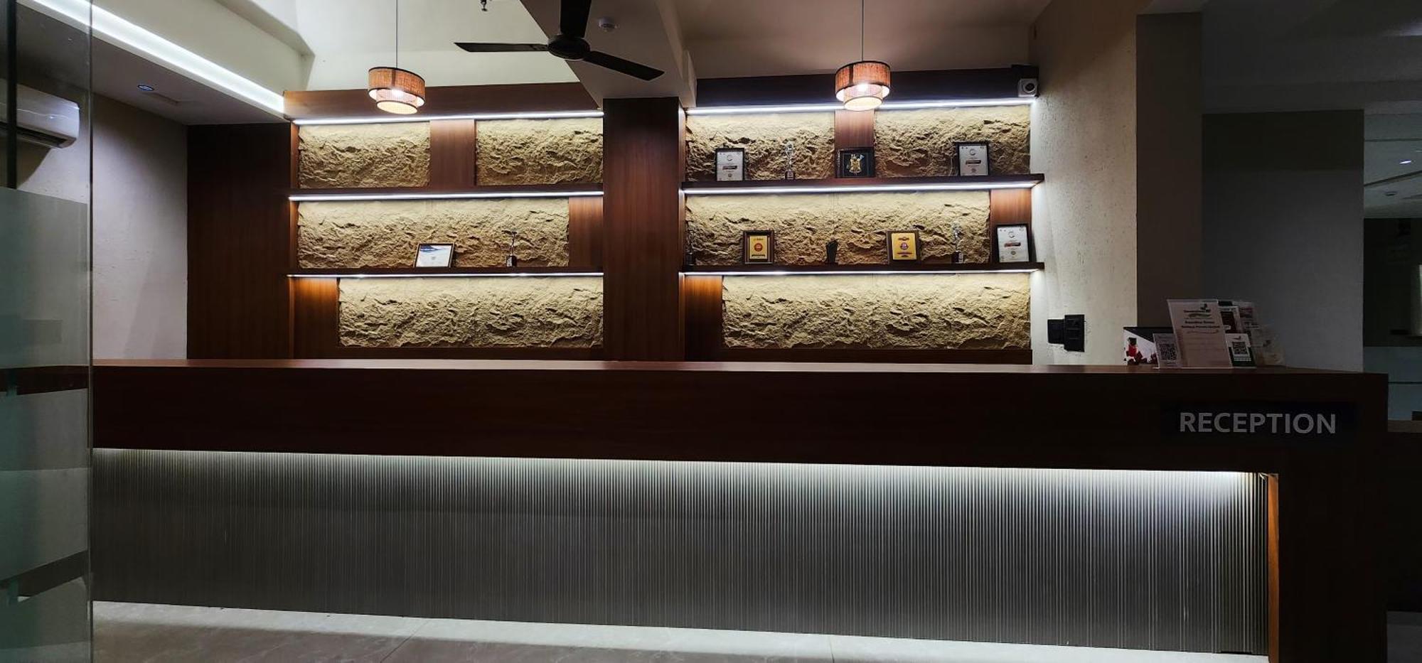 Goverdhan Greens Resort Dwarka L Hotels In Dwarka Esterno foto