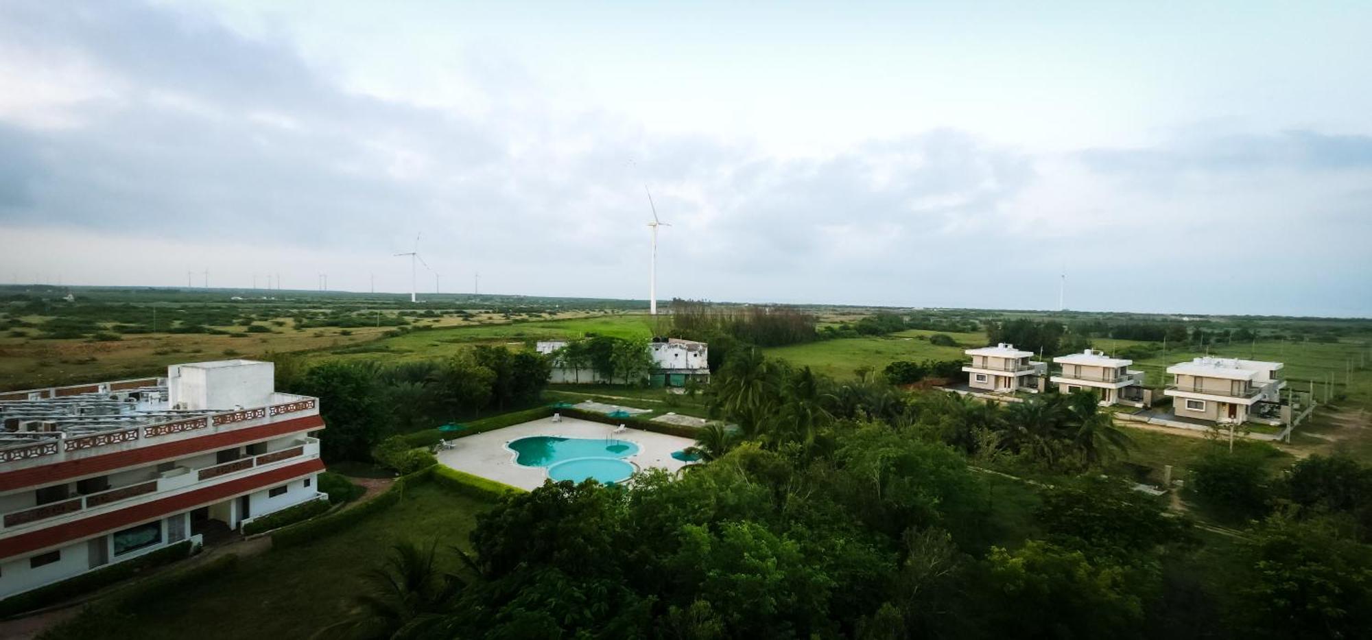 Goverdhan Greens Resort Dwarka L Hotels In Dwarka Esterno foto