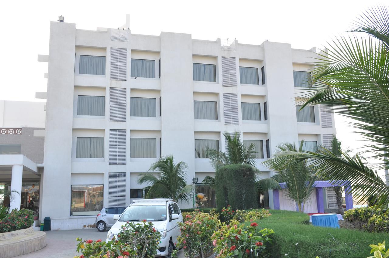 Goverdhan Greens Resort Dwarka L Hotels In Dwarka Esterno foto