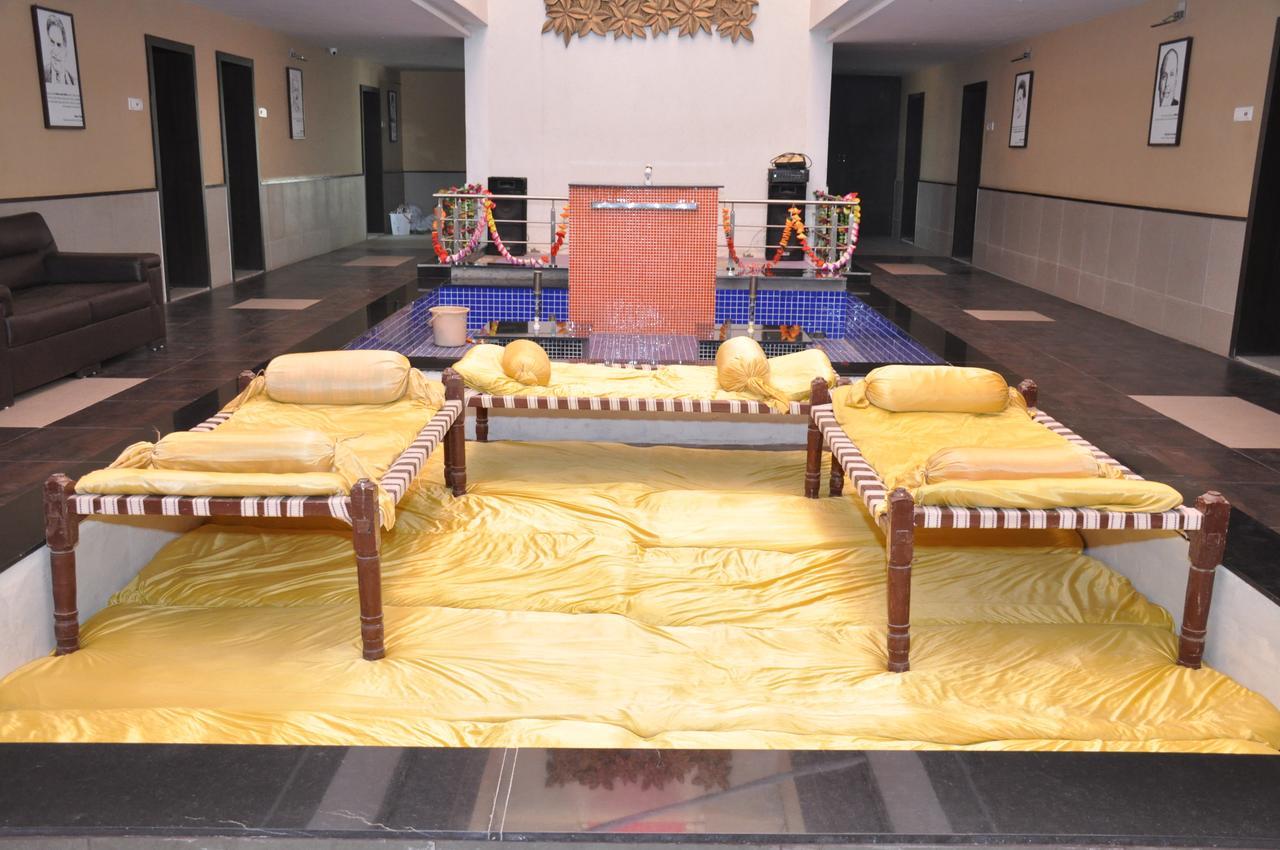 Goverdhan Greens Resort Dwarka L Hotels In Dwarka Esterno foto