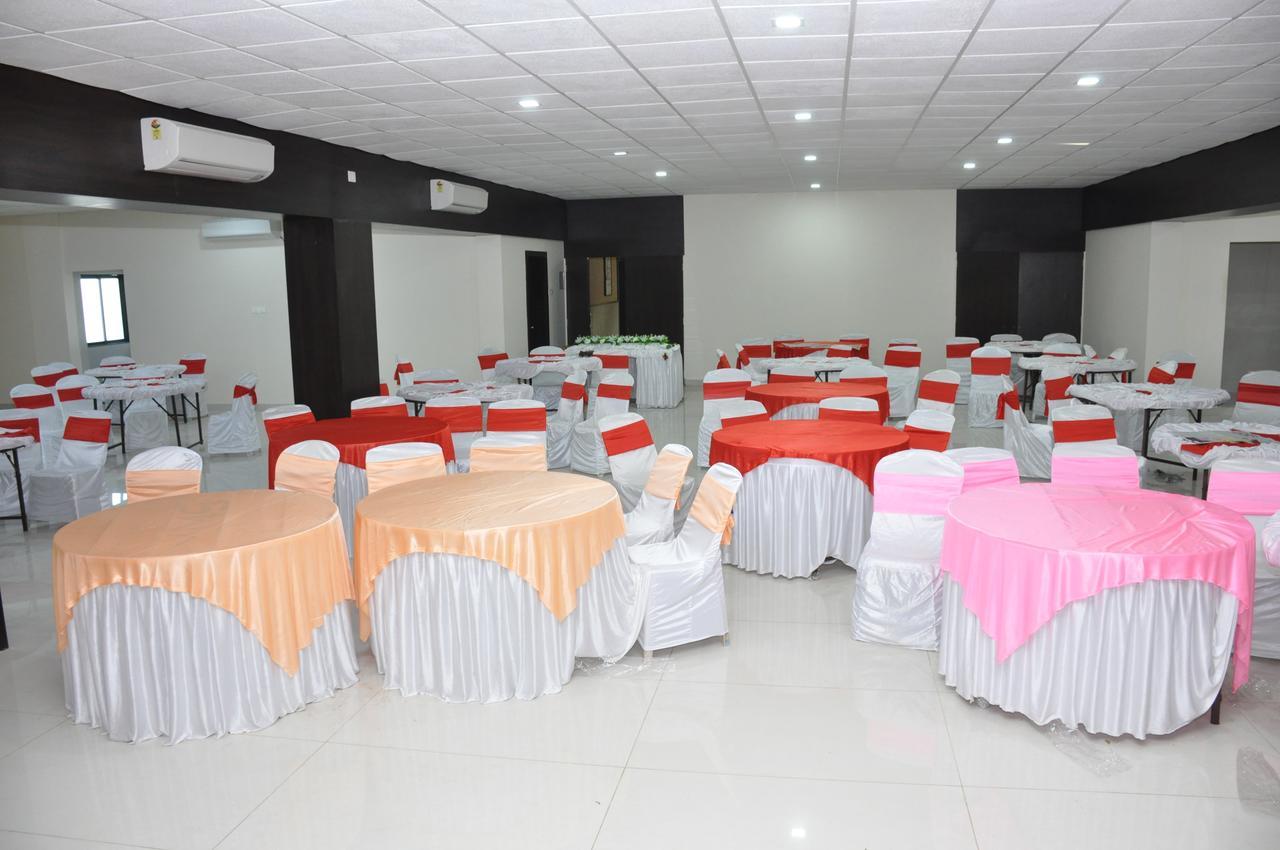 Goverdhan Greens Resort Dwarka L Hotels In Dwarka Esterno foto