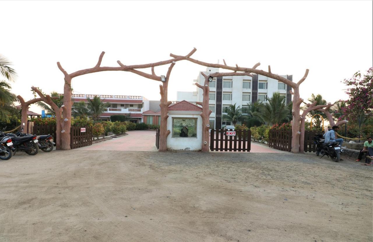 Goverdhan Greens Resort Dwarka L Hotels In Dwarka Esterno foto
