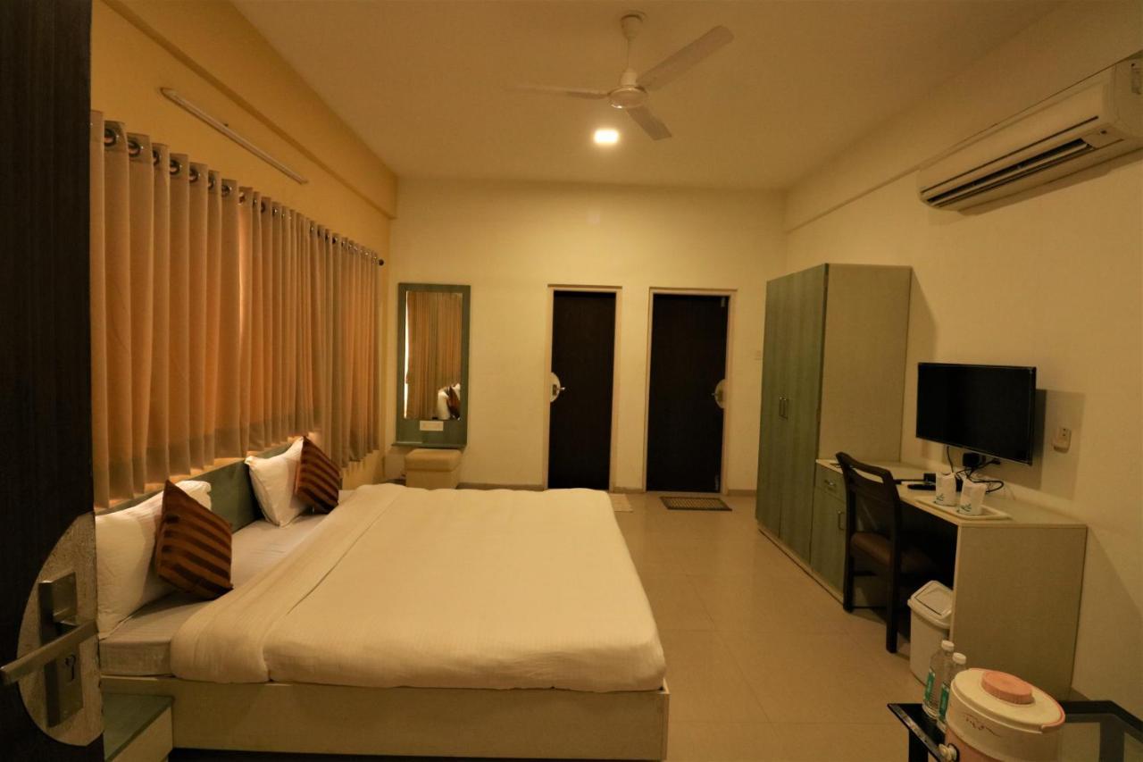 Goverdhan Greens Resort Dwarka L Hotels In Dwarka Esterno foto