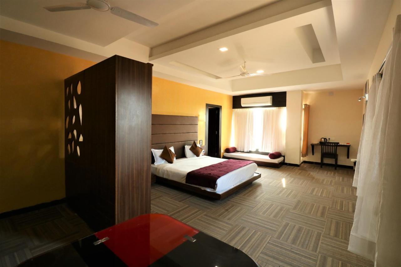 Goverdhan Greens Resort Dwarka L Hotels In Dwarka Esterno foto