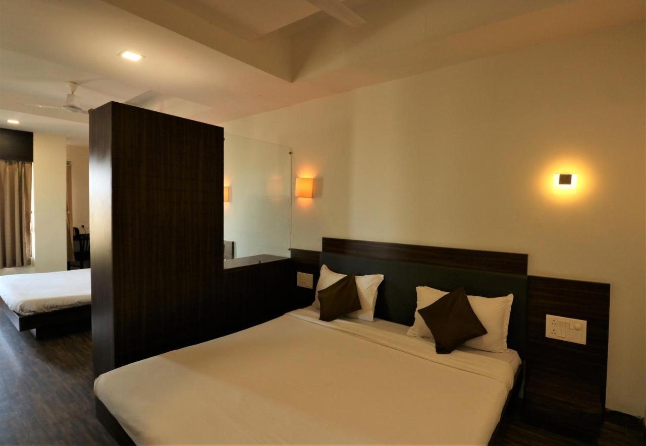 Goverdhan Greens Resort Dwarka L Hotels In Dwarka Esterno foto