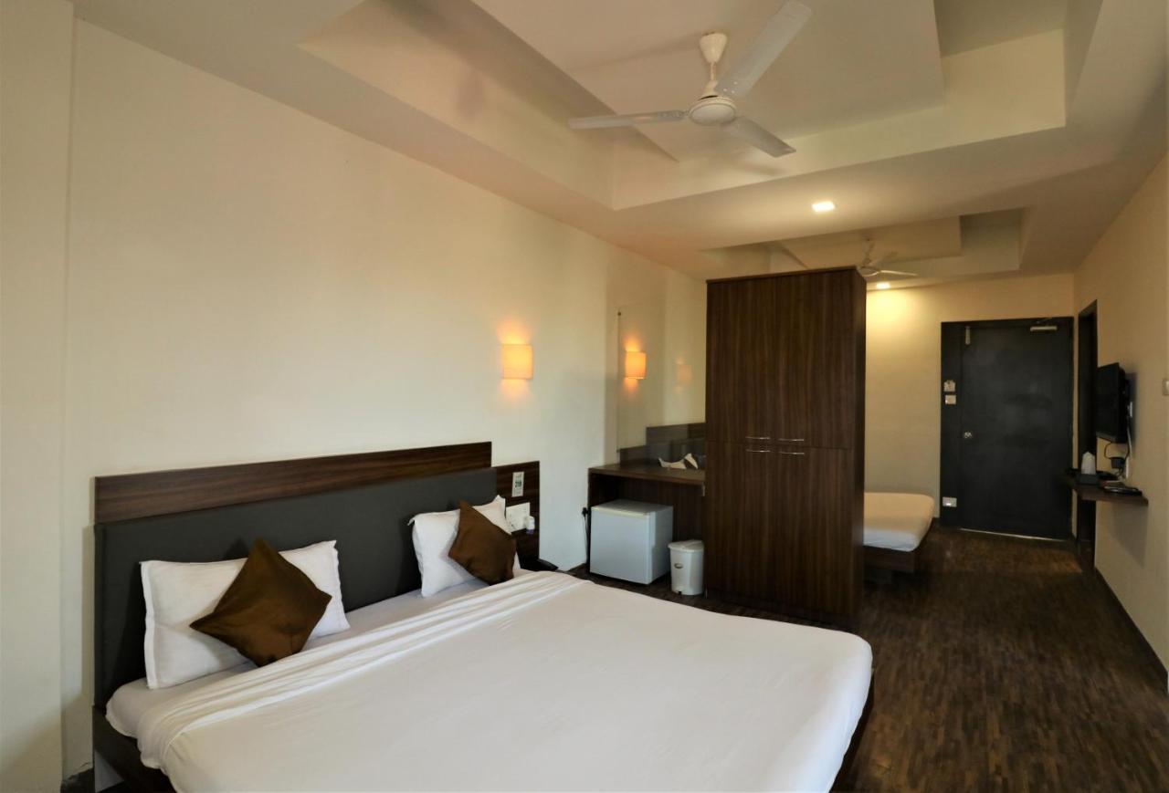 Goverdhan Greens Resort Dwarka L Hotels In Dwarka Esterno foto