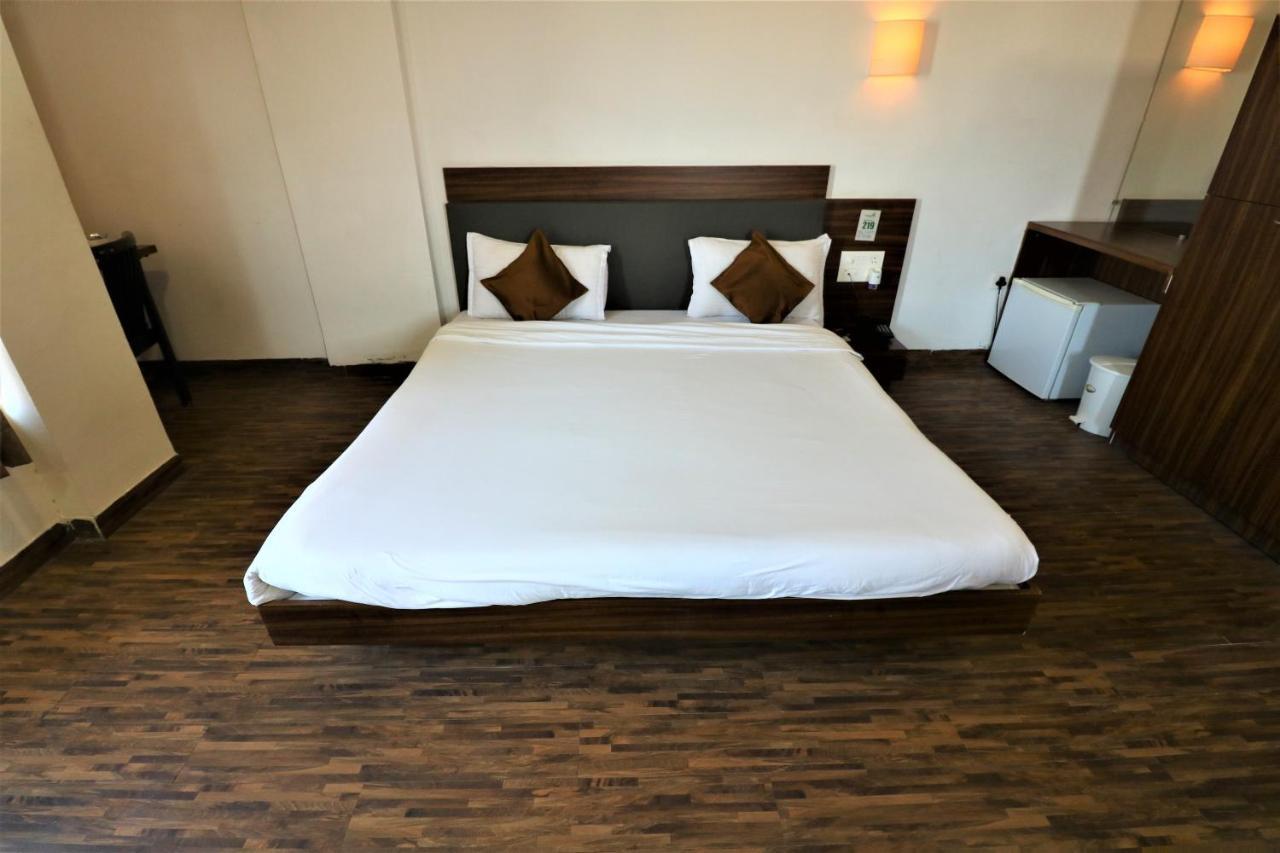 Goverdhan Greens Resort Dwarka L Hotels In Dwarka Esterno foto