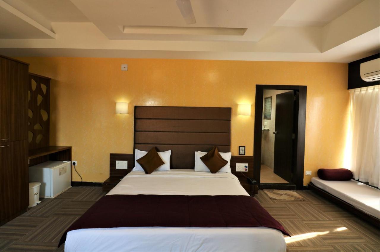 Goverdhan Greens Resort Dwarka L Hotels In Dwarka Esterno foto